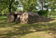dolmen contemporain